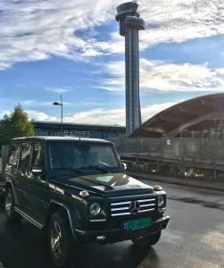 mercedes g-klasse på flyplassen Gardermoen Oslo